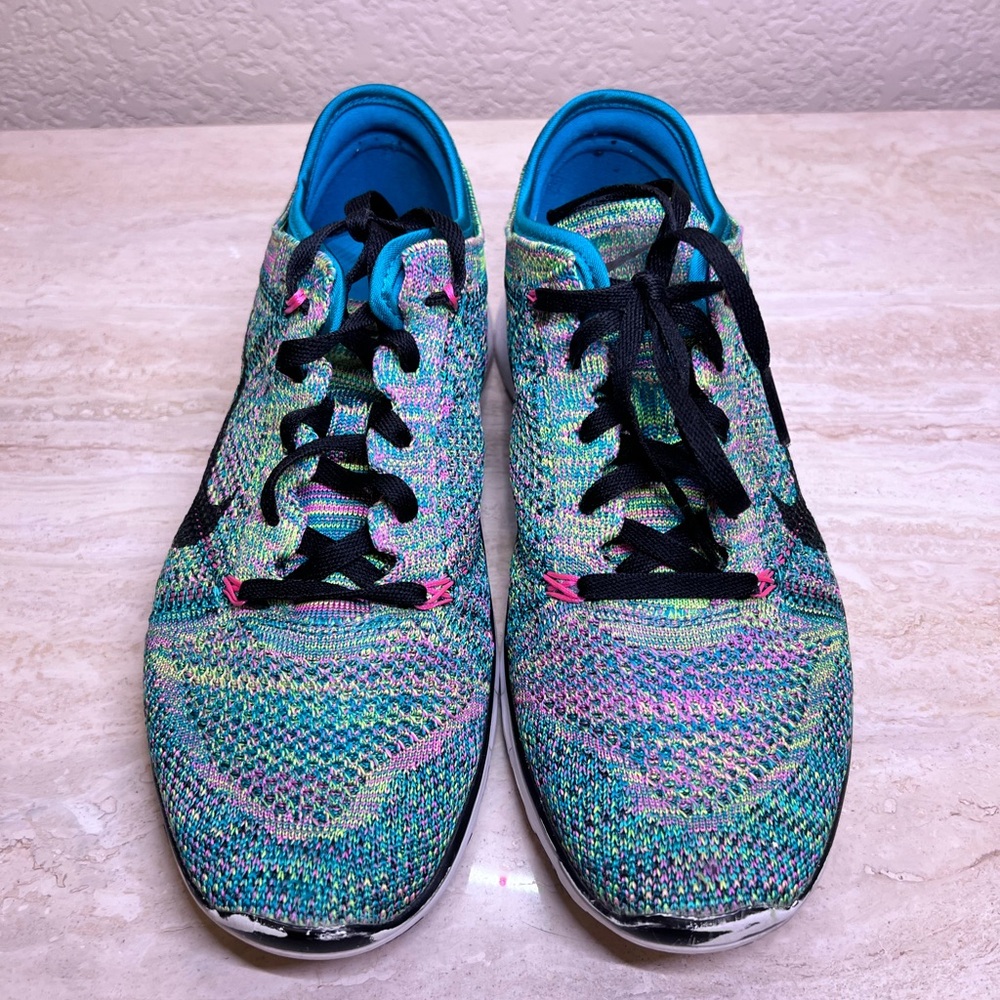 Nike Free multi color women’s sneakers size 7 preowned excellent condition